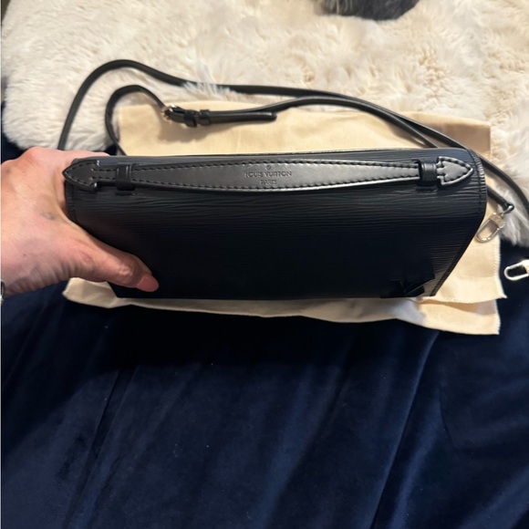 Louis Vuitton Epi - Picture 4 of 5